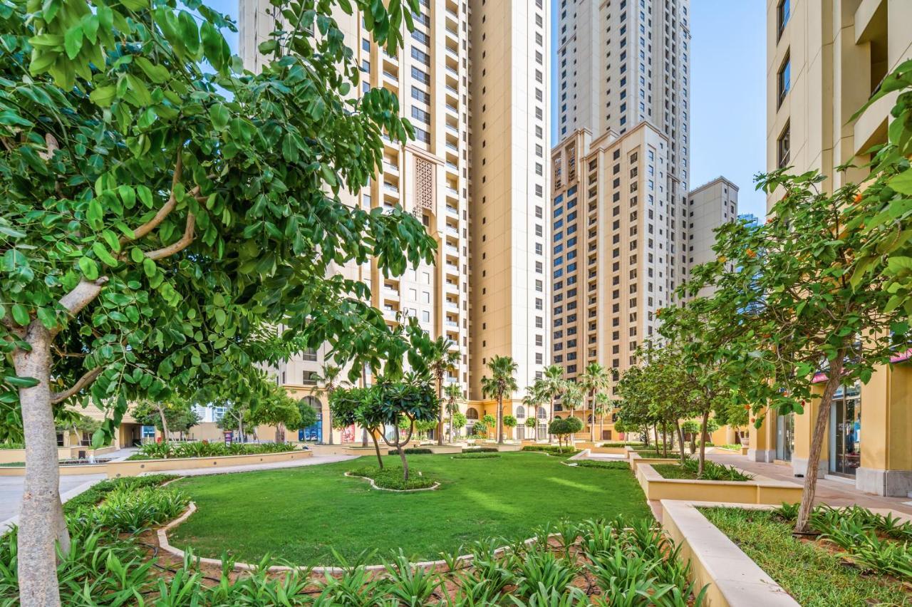 Lovely 2-Bed Condo In Jbr - 5 Mins From Beach - Palm View! Dubai Esterno foto